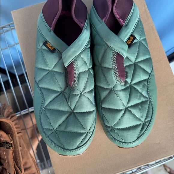 Teva - Picture 2 of 5